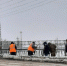 Сегодня сотрудники МУП «Водоканал» производили работы по вывозу снега на путепроводе и привокзальной площади - Ртищевский район